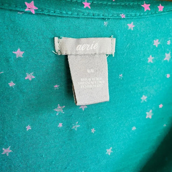 Aerie Size Medium T-Shirt - Green Star Print V-Neck Short Sleeve - Picture 3 of 6